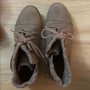 Brown, small wedge, side zipper boots